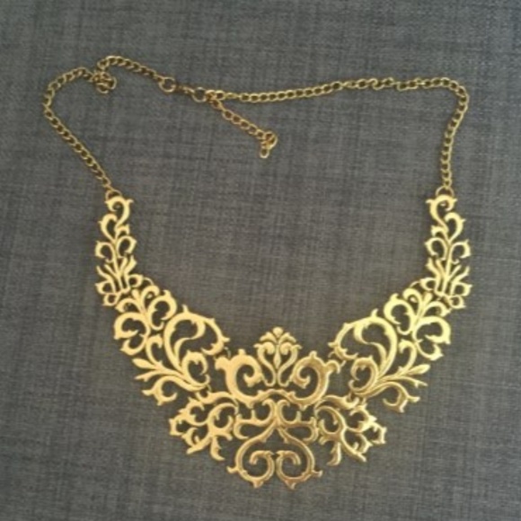 Gold Vintage European Pattern Statement Necklace - Picture 4 of 8